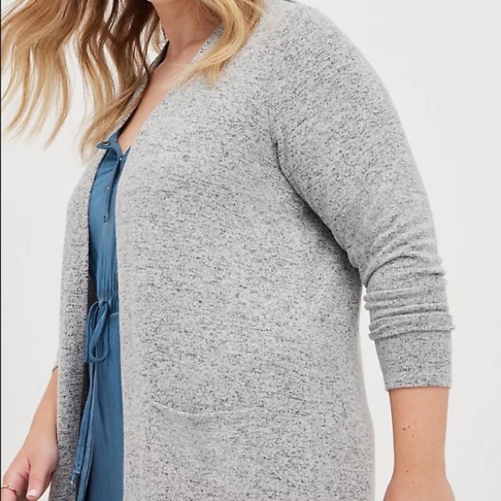 SUPER SOFT PLUSH GREY DUSTER